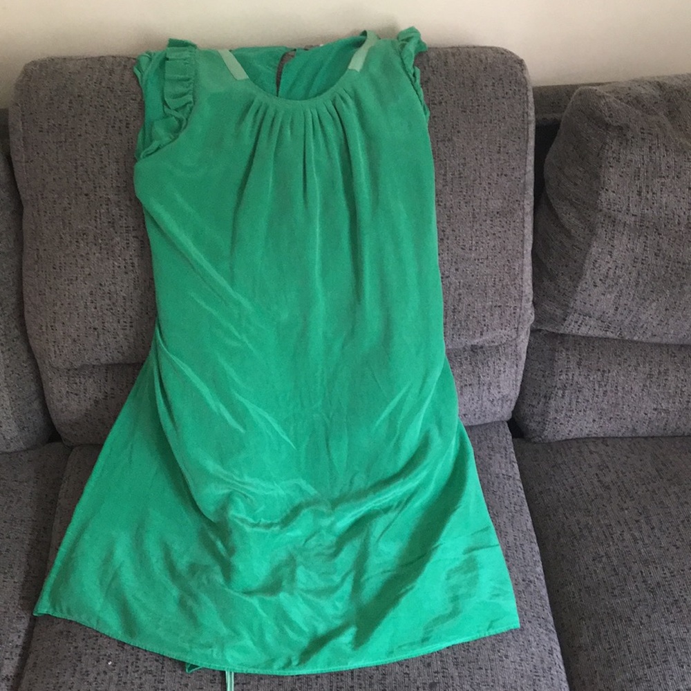 Sleeveless dress- green.